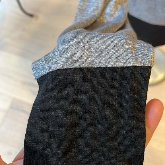 EUC Vince scoop neck metallic pewter finish bodice with black wide hem and cuffs - Picture 6 of 8